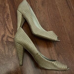 Womens Nine West tan crocodile open toe heels 7.5